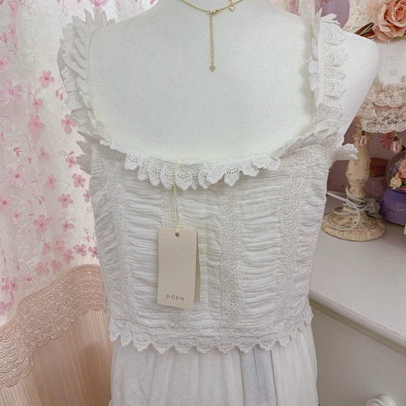 Doen Net Sustain Ari Broderie Anglaise And Ruched Organic Cotton-Voile Top - Picture 5 of 5